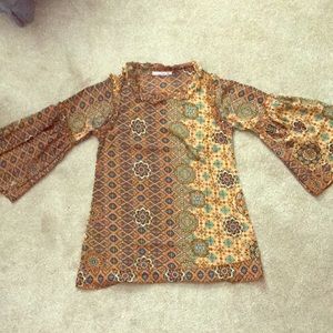 Bell sleeved tunic top